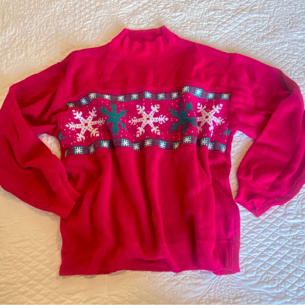 Vintage Berry Pink Snowflake Christmas Sweatshirt ❄️